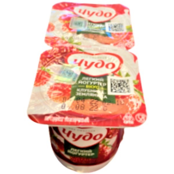Yogurt product "Miracle" strawberry wild strawberry 2.5% 115g